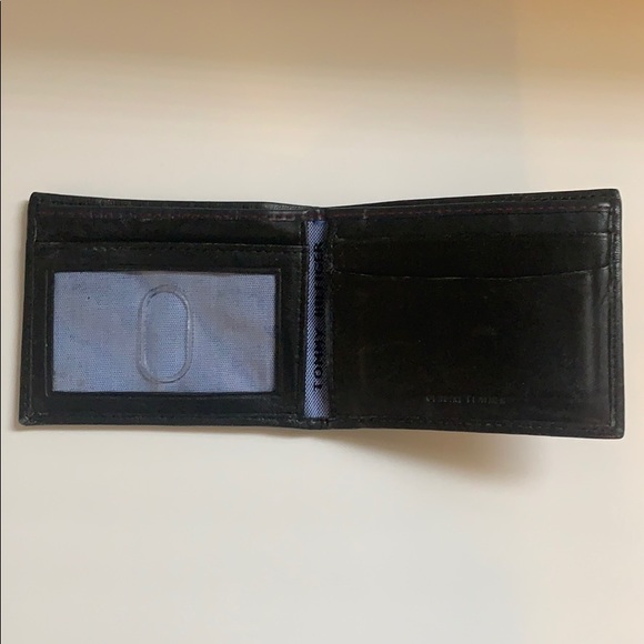 Tommy Hilfiger wallet - Picture 2 of 4